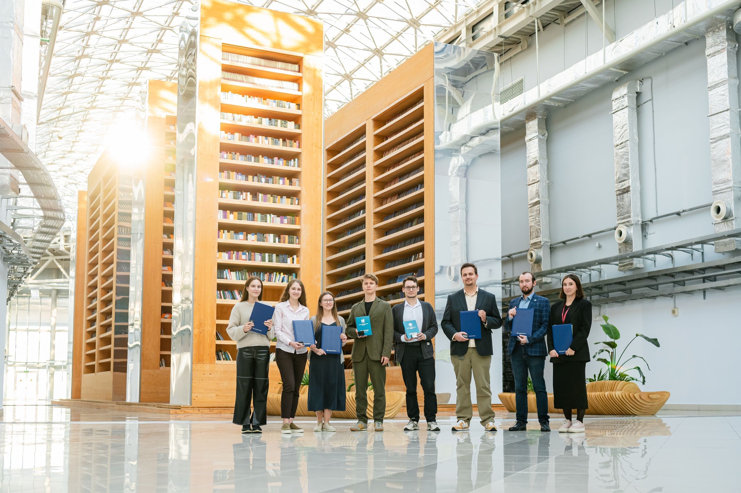 В Научно-технологическом университете «Сириус» вручили два диплома кандидатов наук и десять свидетельств об окончании аспирантуры