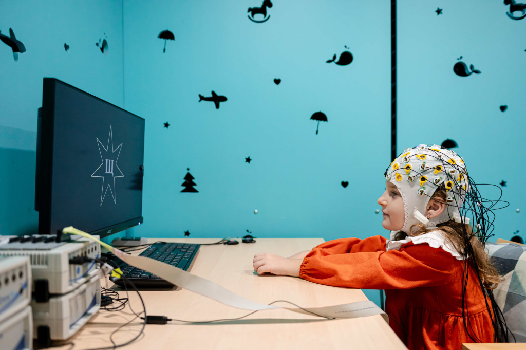 Российские учёные впервые показали, как мозг детей от 3-х лет начинает различать буквы и их ориентацию