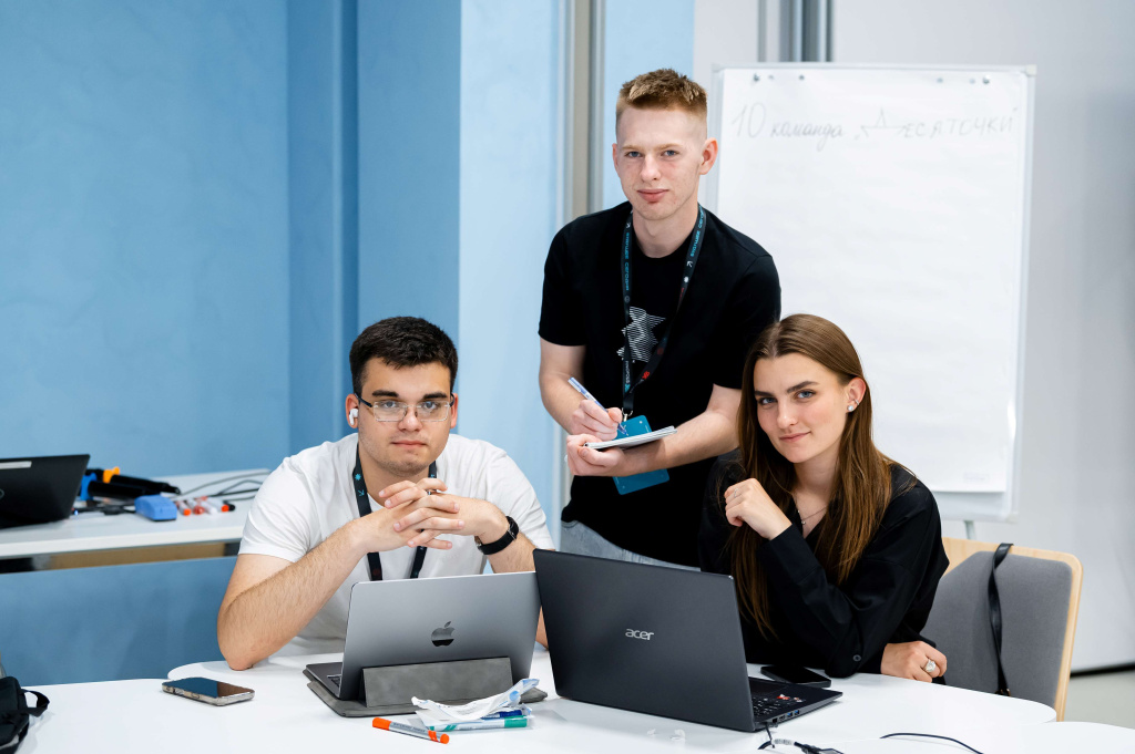 Мультиагентные технологии и роевой интеллект