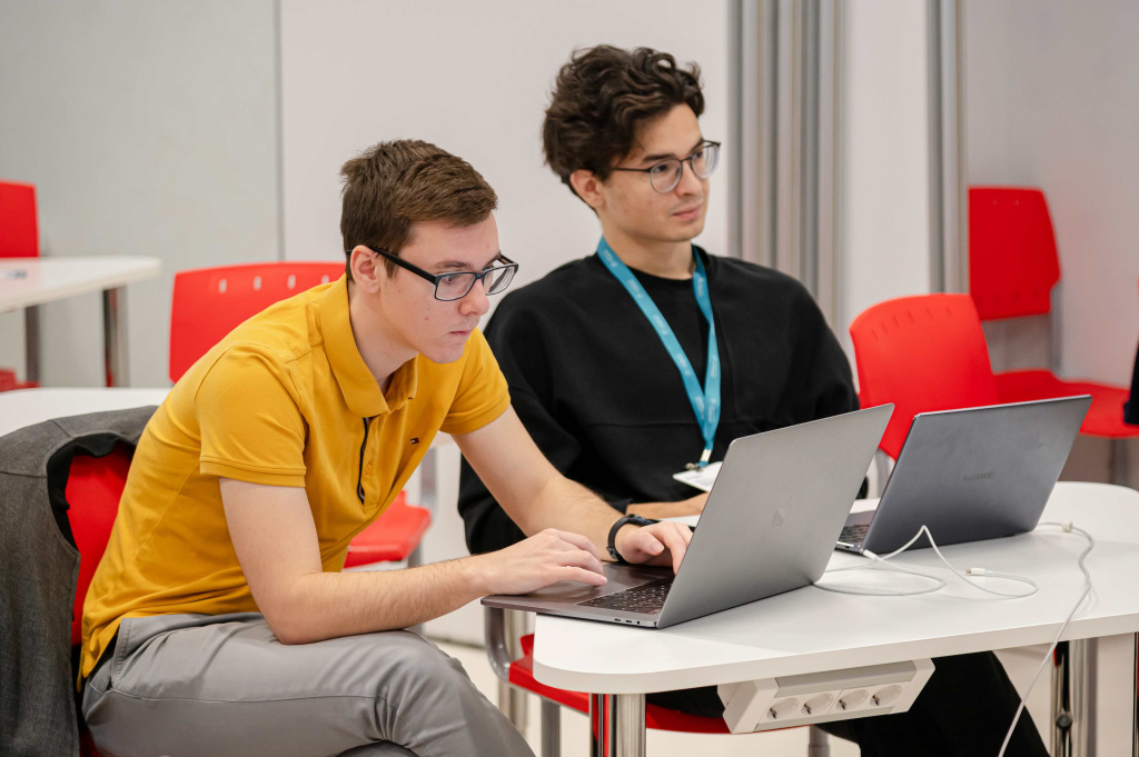 Моделирование физических процессов в отечественных САЕ-системах