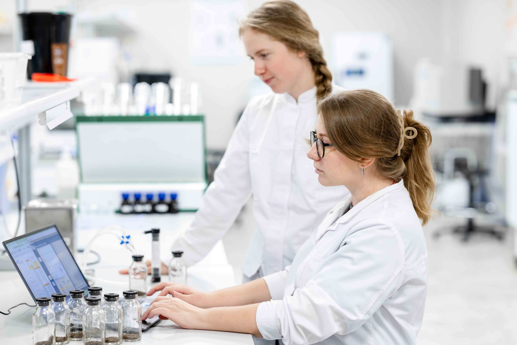 Университет «Сириус» открыл приём заявок на Всероссийский конкурс молодых исследователей