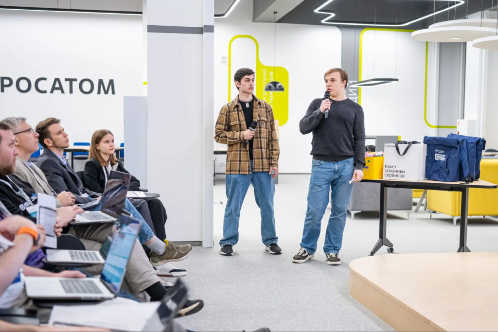 На хакатоне «Ctrl+Vibe» в Университете «Сириус» проекты участников оценивал искусственный интеллект