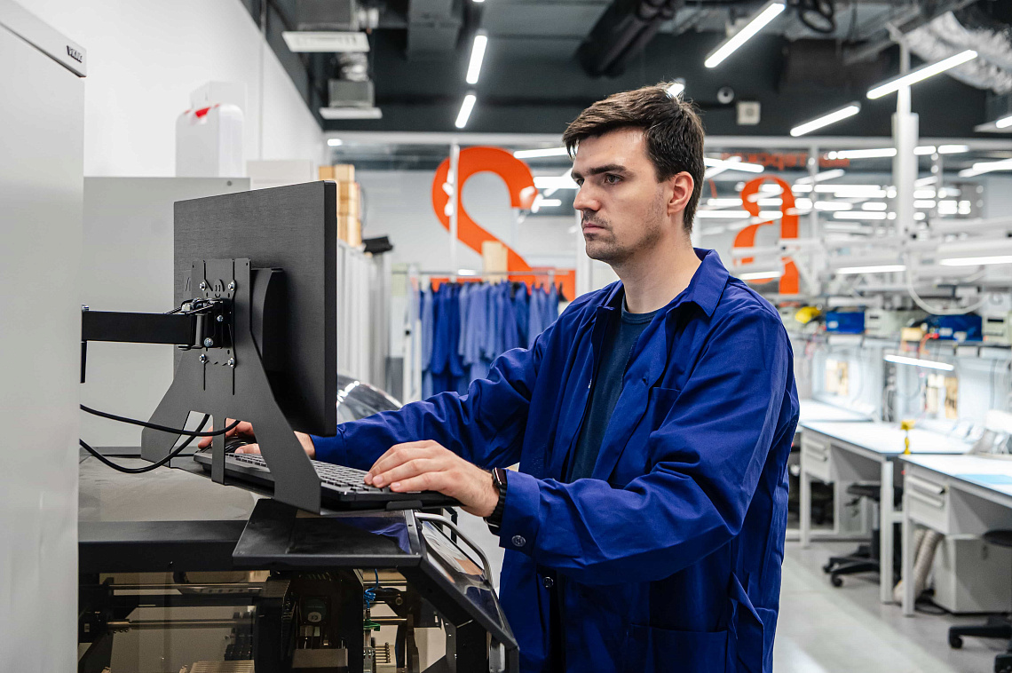 Автоматический установщик SMD-компонентов «Сатурн», ООО «НСК Коммуникации Сибири»