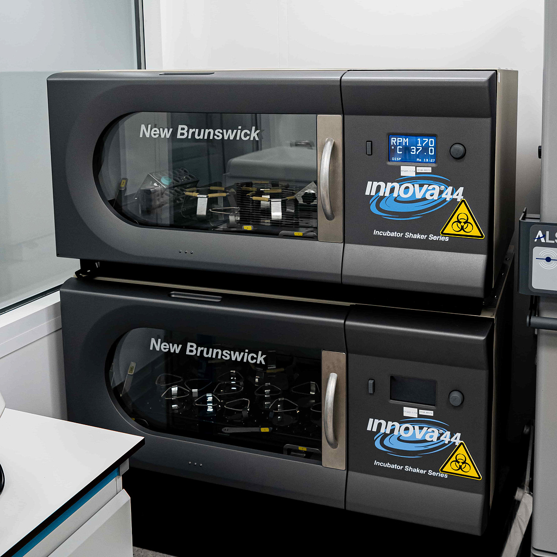 Шейкер-инкубатор INNOVA 44,Eppendorf